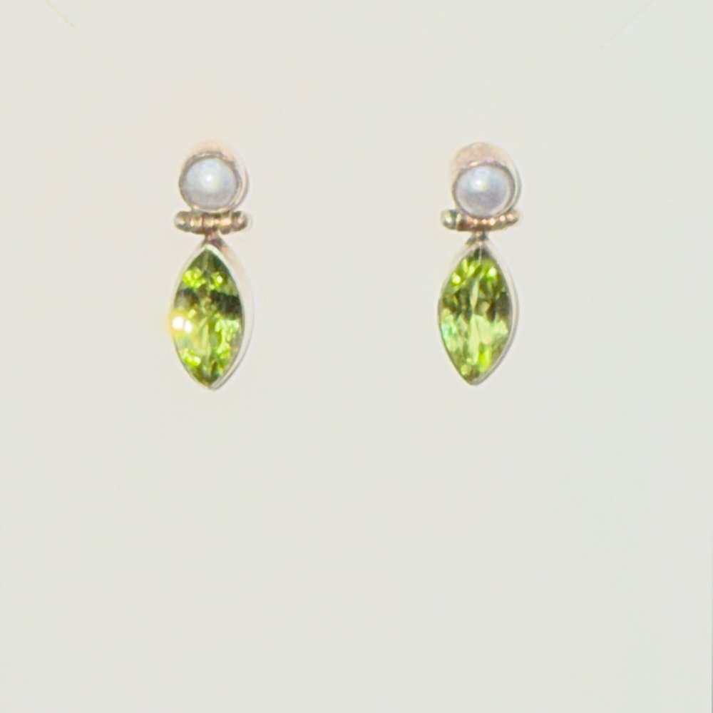 Elegant Sterling Silver Peridot and Pearl Earrings